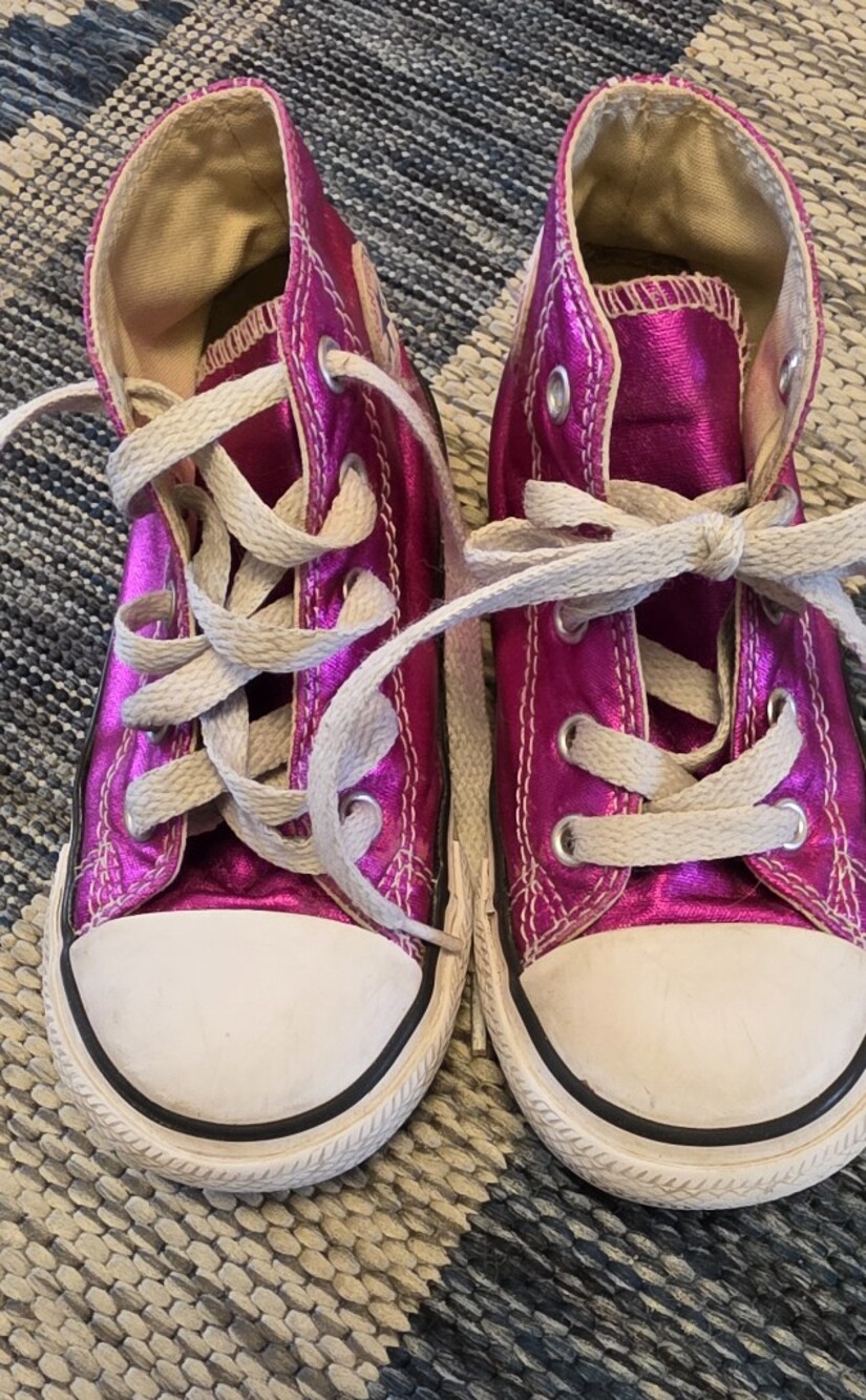 Converse Metallic Magenta High-Top Sneakers SIZE C8